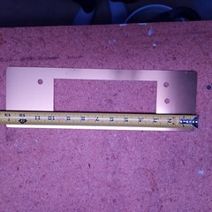 SAFLOK MT UNDER PLATE IN SATIN BRASS