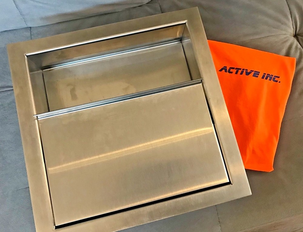Drop-In Deal Tray with sliding lid, Brushed Finish, 14″ (w) x 14″ (d) stainless
