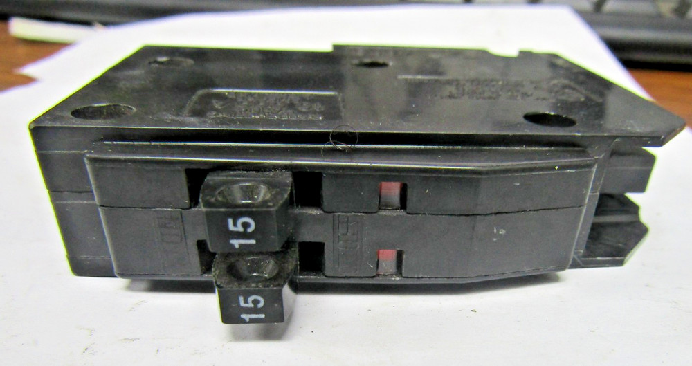 ✌️NEW SQUARE D QO1515 TANDEM CIRCUIT BREAKER 15 AMP 1-POLE 2-15 AMP WITH HOOK