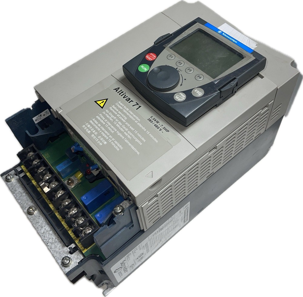 Schneider Electric Altivar 71 ATV71HU55N4 VFD 7.5HP 480V Variable Frequency Used