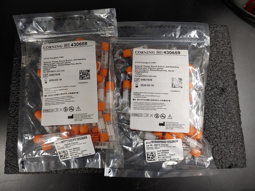 Lot of 2 100pcs Total CORNING 430659 2.0mL Cryogenic Vial 50/Pack