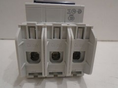 *NEW* SCHNEIDER ELECTRIC 60170 MULTI 9 C60 MINIATURE CIRCUIT BREAKER 2A 3-P 240V