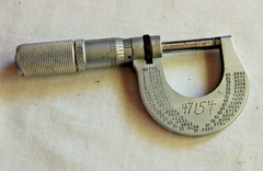 Vintage The L.S. Starrett Co. No 230 1″ Micrometer – Made in USA, Last Cal. 6/02