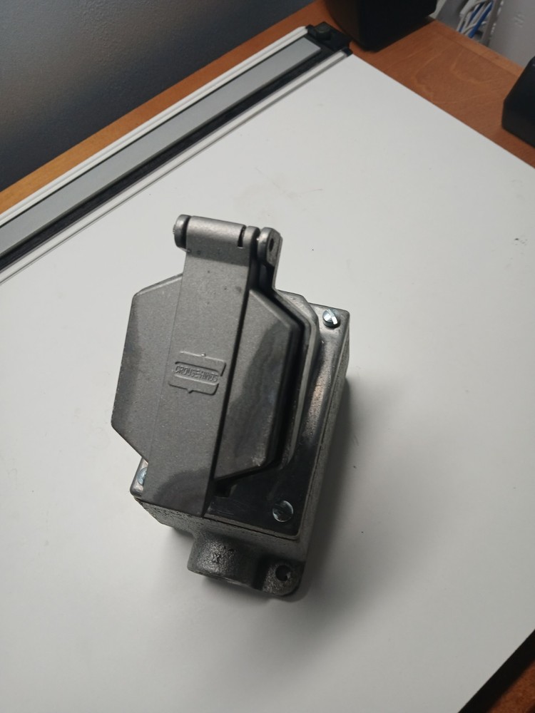 Crouse-Hinds ENR21201 Interlocked Explosion Proof 20A 125V Receptacle