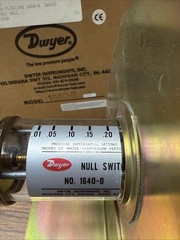 Dwyer Floating Contact Null Switch 1640-0