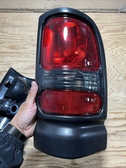 Tail Light Taillight Assembly Pair w/o Bulbs For Dodge Ram 1500 Truck