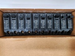 GE THQL1120 20 Amp Single Pole Circuit Breaker 120/240V Plug-In QTY 10 New