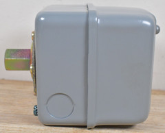 Square D 4×678 Pressure Switch 145-175psi Pumptrol
