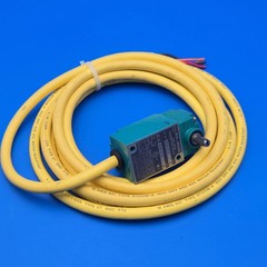 Allen Bradley 802M-AY12 Limit Switch NOS