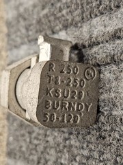 (QTY 2) Burndy KSU29 Tin-Plated Split-Bolt Connectors Tap 8 AWG to 250 kcmil