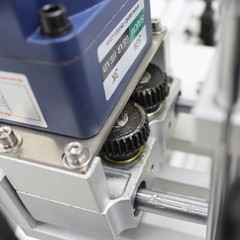 Auto Conveying Filling &Bottle Capping Machine 4 Head Magnetic Pump 8mm Nozzle