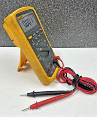 Fluke 87V True RMS Industrial Digital Multimeter w/ Leads