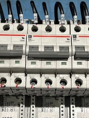 Lot of 28: 30 Amp Circuit Breakers on .79″ Bus Bar + Wöhner EQUES Easy Connector