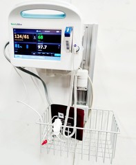 Welch Allyn Connex Vital Sign Monitor 6000 WIFI EMR Conn 65NTXX with Accessories