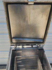 2022 HENNY PENNY PFE500 VELOCITY ELECTRIC PRESSURE FRYER