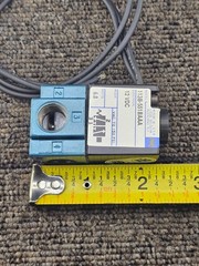 Mac Valves 113B-551BAAA: 3-Way Universal Solenoid Poppet Valve 1/4″ NPTF 12 VDC