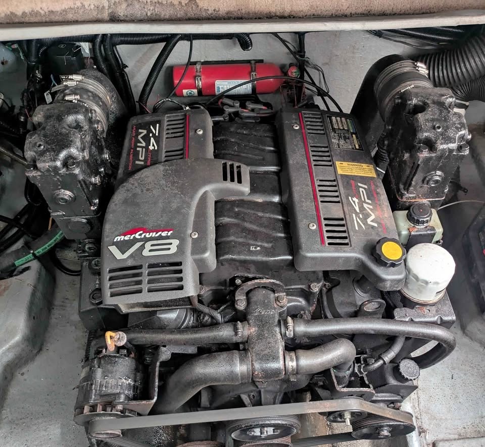 Mercruiser 454 MPI 330HP- Running Drop In Motor runs perfect 7.4L no issues