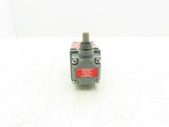 Allen Bradley 802T-ATPD Plug In Oiltight Limit Switch Roller Arm Spring Return