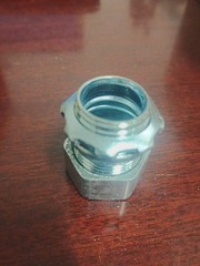 (50) Raco Hubbell 2902 1/2″ Concrete Tight Compression Connector for Steel EMT