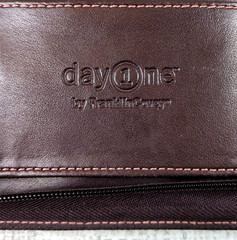 Franklin Covey Day One Classic Zip Binder w/Handles 7 Rings 1″ Brown Pink