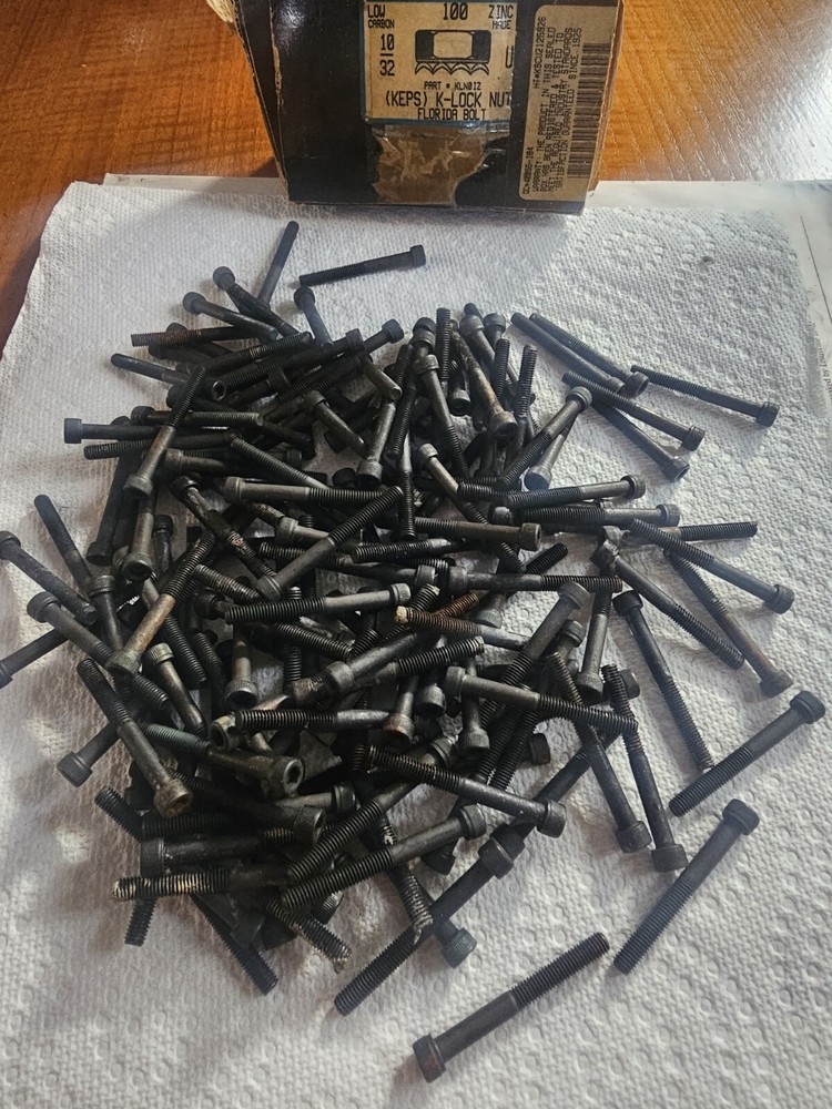 10-32 X 1-1/2″ SOCKET HEAD CAP SCREWS BLACK HEAT TREATED STEEL – OVER 160 PCS