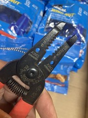 Ideal 100 Big Blue, 100 Orange & 40 Red Wire Nuts + Connectors & Strippers