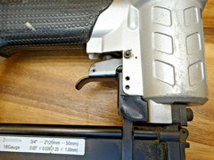 Northern Industrial 18 Gauge Model No. 123001 Finish Air Nailer 3/4″ to 2″