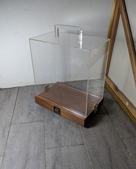 Vintage Acrylic & Wood Swivel Retail Display Case Countertop Showcase Box C37