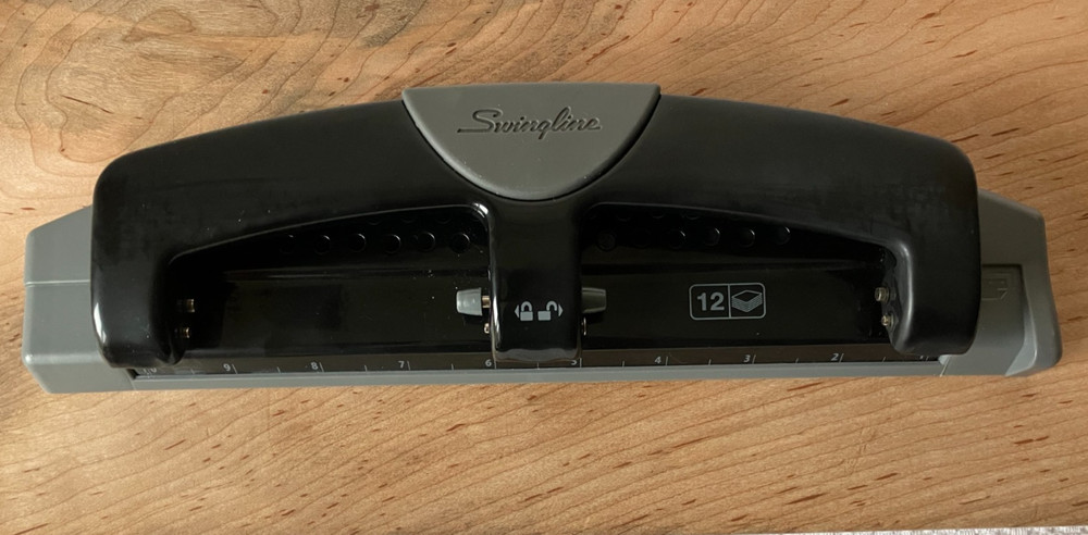 Swingline 3 Hole Punch Desktop Hole Puncher With Original Box