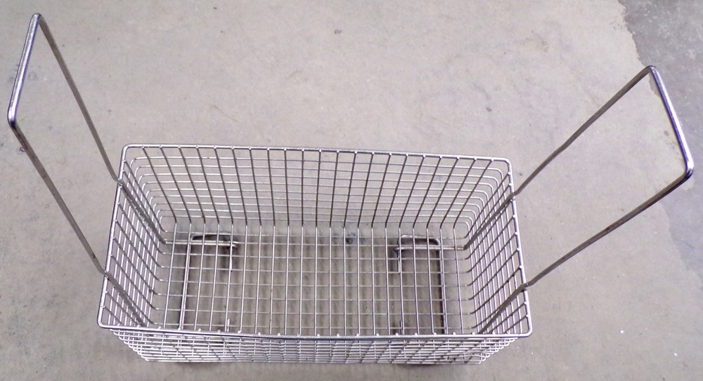 UNKNOWN BRAND DEEP FRYER BASKET, 22” X 10 5/8” X 11”