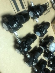 10 Arrow Pneumatics R352 125 1/4″ NPT 300PSI Regulator – USED Swagelok Fittings