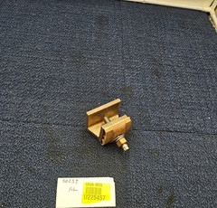 Burndy GCS34: Copper Ground Clamp 4/0 AWG 500 Kcmil Copper Clamp DB 1/4-1 SLT