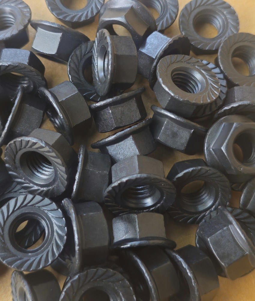 M10×1.5 Hex Serrated Flange Nuts Grade 8 With Phosphate And Oil Coating 100pcs