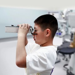 Optical Digital Pupilometer with LCD Display for Precise Pupillary Distance