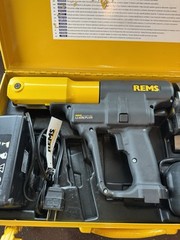 REMS TECHNOLOGY LI-ION PLUS AKKU PRESS CRIMPER KIT W/ 3 TONGS, 2 BATTERIES R110G