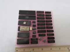 (34) Assorted DIP / Through-Hole IC Integrated Circuits Digital & Analog