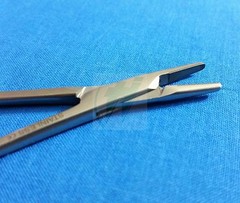 T/C O.R GRADE WEBSTER NEEDLE HOLDER DRIVER 4.5″ SMOOTH PLAIN JAWS
