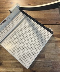 VINTAGE 12″ Boston 2612 Cast Iron & Wood Guillotine Paper Cutter Trimmer