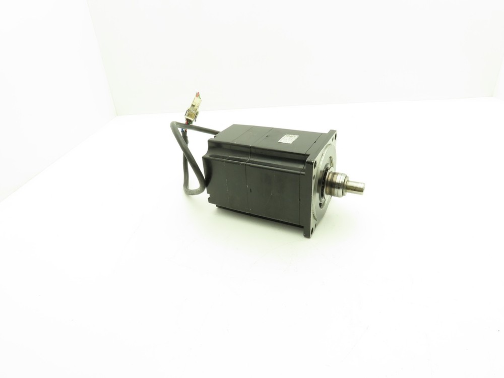 Yaskawa SGMP-15AWYR12 AC Servo Motor 1500W 4.77Nm 3000 RPM Encoder **READ**