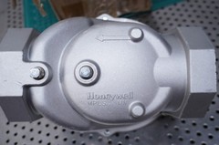 Honeywell V5055C 1018 Gas Valve 2-1/2″