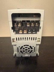 Allen-Bradley PowerFlex 4 AC Drive 380-480V 3Ph .75kW/1HP 2.3A / 22A-D2P3N104 /A