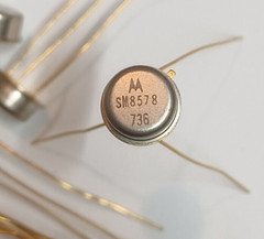 Motorola SM8578 PNP Silicon Transistors/Lot of 20/NOS/TO-39 gold leads
