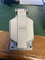 crouse-hinds enr5201 delayed action circuit breaking receptacle
