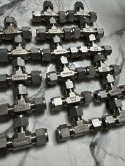 Lot Of 17 Swagelok Ss-600-3