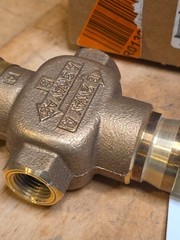 HONEYWELL V5011N2006 1/2″ 2-WAY, DIRECT ACTING GLIBE VALVE *NEW* WE*SHIP*TODAY*