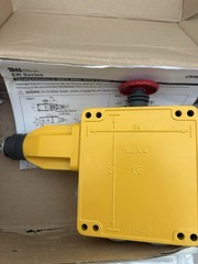 Omron STI ER1022 Rope Pull E-Stop 4NC/2NO LED Indicator