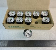 (LOT OF 10) BRAND NEW! SMC PNEUMATIC PRESSURE GAUGE P/N: G36-10-01 (10 PC PACK)