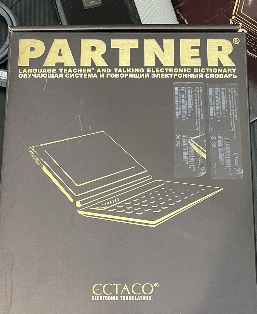 ECTACO P900 Partner English Russian Language Teacher Talking Dictionary