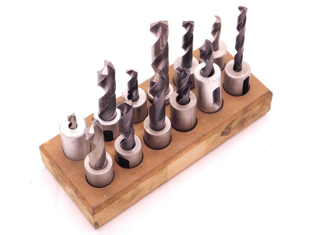 LOT OF 12 VARIOUS SIZE SCREW MACHINE LENGTH DRILL BITS WITH 3/4 O.D. BUSHINGS