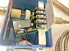 Differential Temperatura Swich model PF-CT-86/90-6-AC-SWD15 Range 0/400f 15Amp